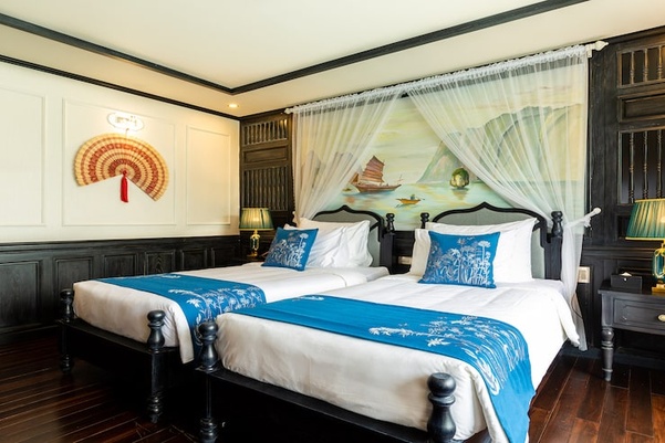 Bai Tu Long Suite